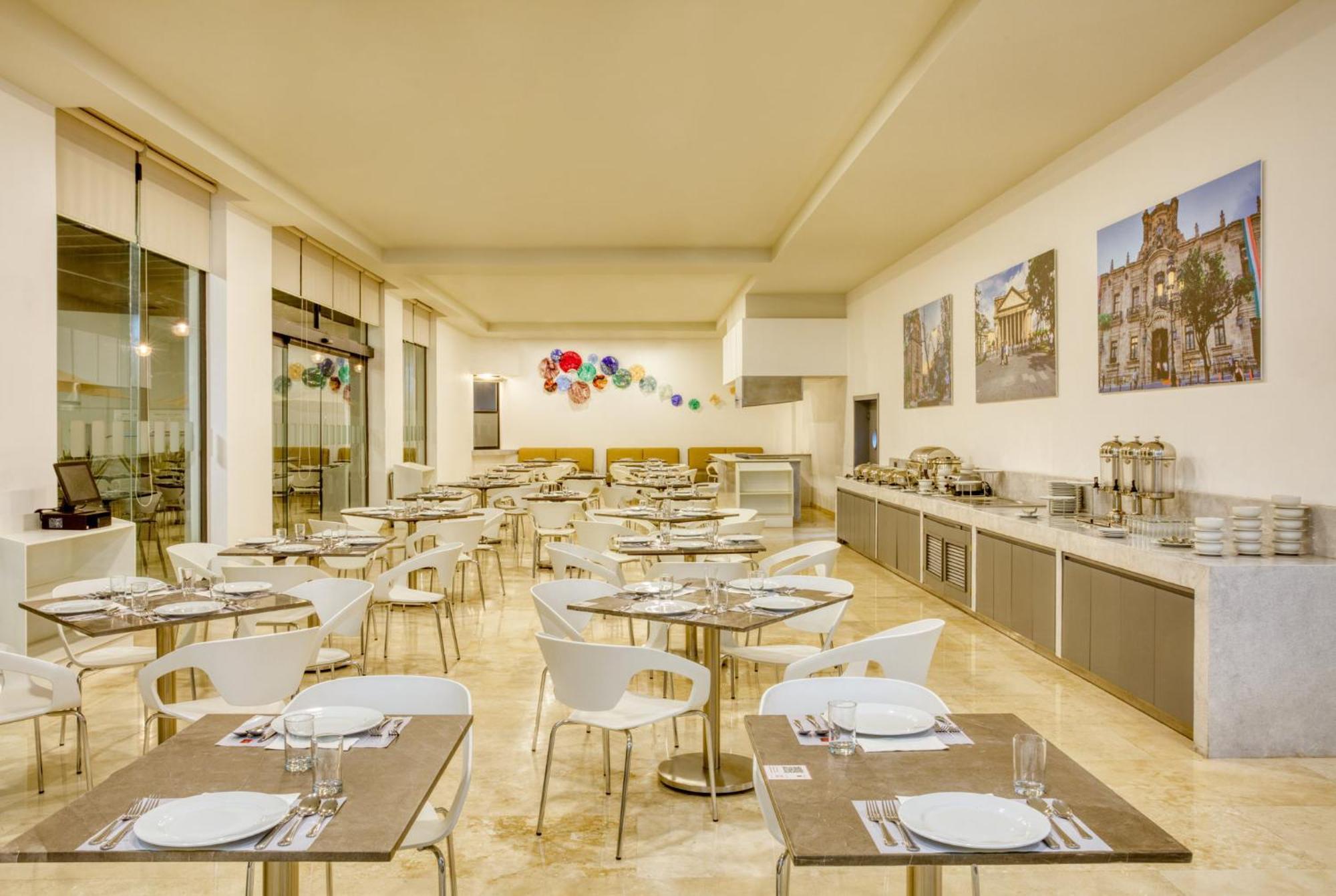 Fiesta Inn Guadalajara Aeropuerto Las Pintas Esterno foto
